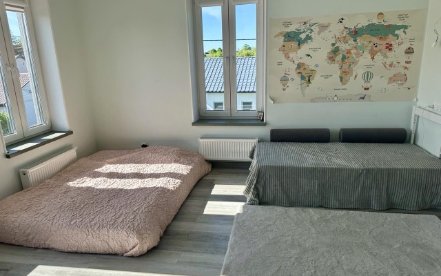 Uyutnaya sektsiya ryadom s parkom Private home