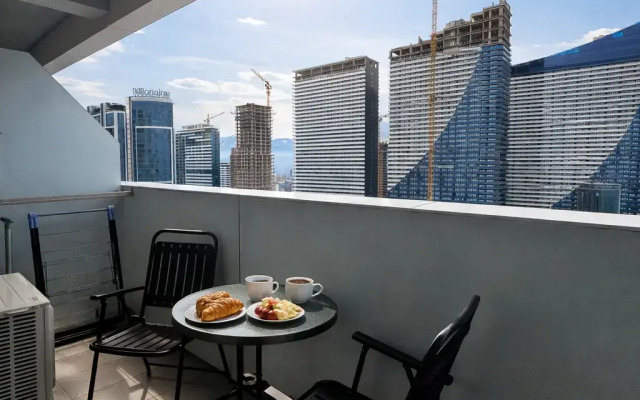 Апартаменты Oval Studio with Panoramic View