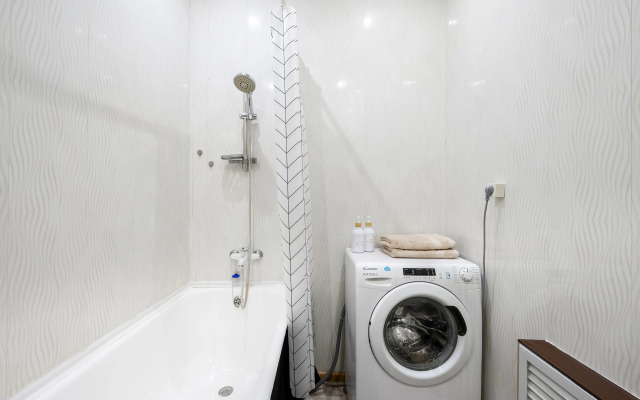 Trekhkomnatnay Na Perekupkom Pereulke Flat