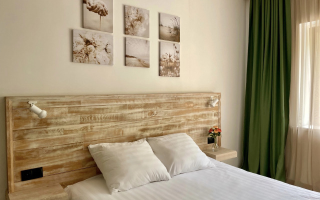 Semeynye Dvukhkomnatnye S Terrasoy Na Glavnaya 21L Apartments
