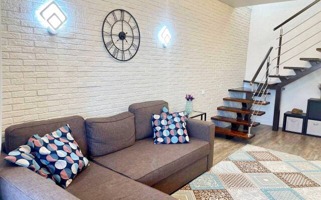 3-Kh Komnatnye 2-Kh Urovnevye Apartments