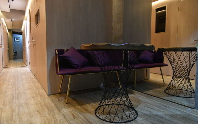Capsule Plus Hostel