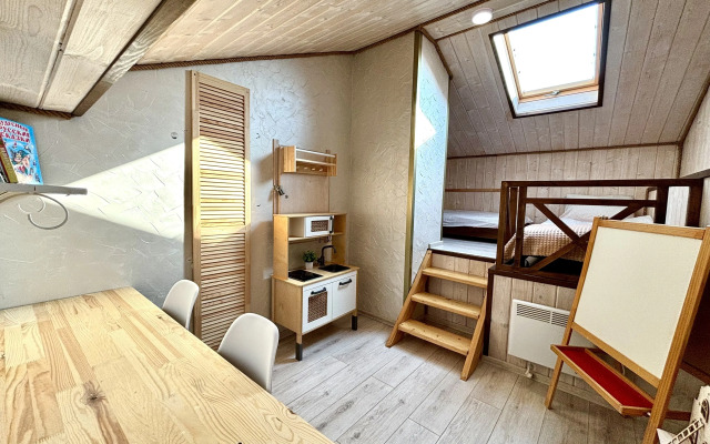 Квартира мансарда двухуровневая на первой береговой линии