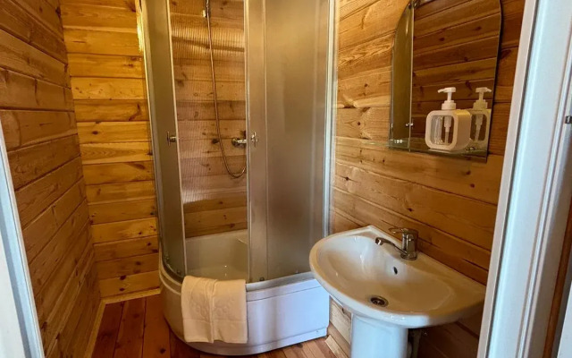 Guest house Mayak Village