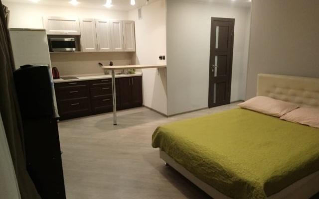 Dobryie Sutki Na Hohryakova Apartments