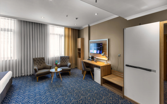 Metro City Hotel