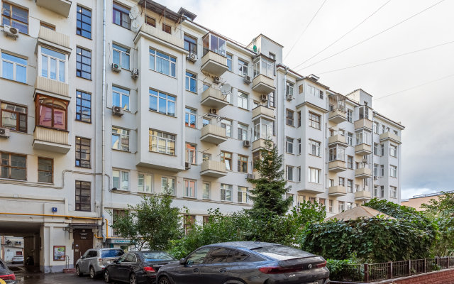 S Dvumya Spalnyami U Krasnoy Ploschadi Apartments