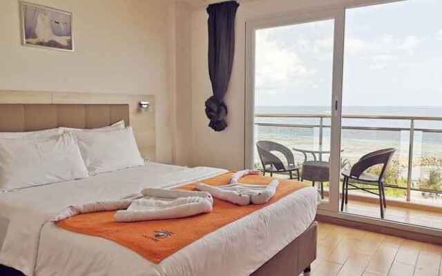 Bed&Breakfast iCom Marina Seaview Hotel