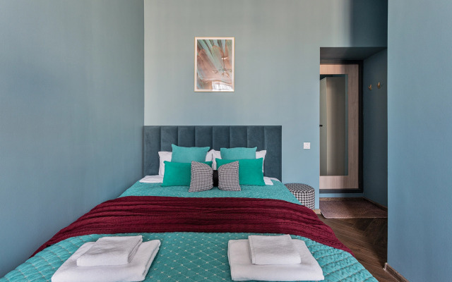 FullHouseApart dizaynerskaya chetyrekhmestnaya studiya na vokzal'noy ploshchadi Apartments