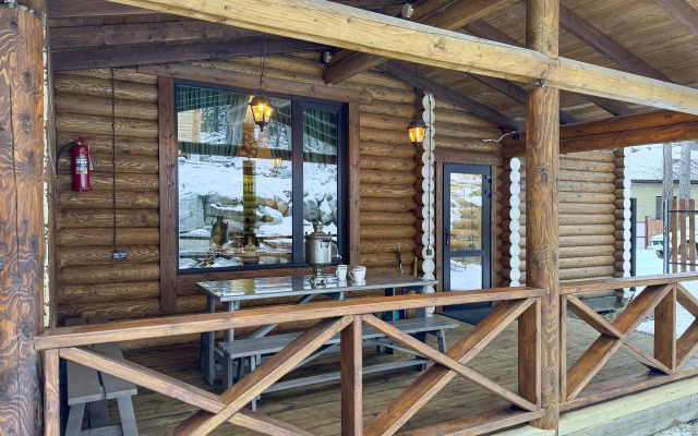 Частный дом У друзей сруб