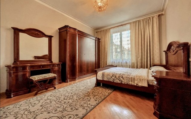3kh Komnatnye Pr.nezavisimosti 12, Tsentr! Apartaments