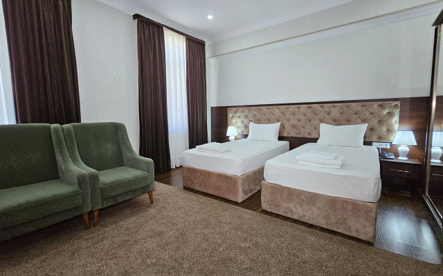 Grand Turon Plaza Hotel