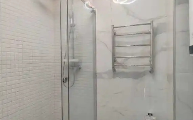 Dvukhkomnatnyye Standart s Balkonom i Vidom na Gorod Apartments