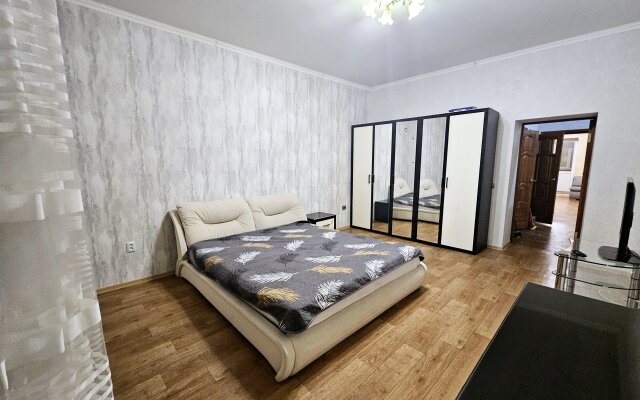 Bolshaya Dvukhkomnatnaya U Rivyery Apartments