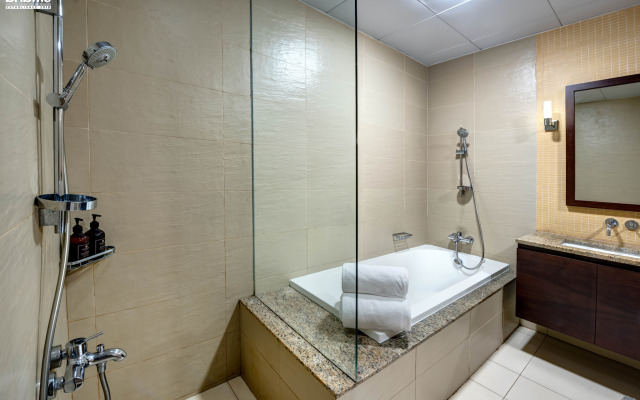 bnbmehomes | Pvt Beach, Infinity Pool @ Andaaz-204 Apartments