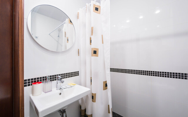 Tikh Hotel Guest House