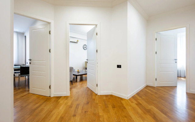 3-K Kvartira na Prospekte Sayat-Novy Flat