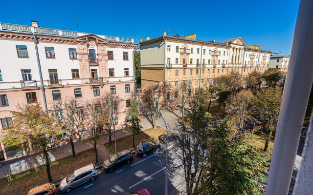 Flat Sovremennaya Kvartira V Tsentre Goroda
