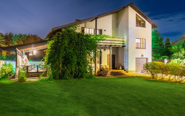 Частный дом Белый Коттедж