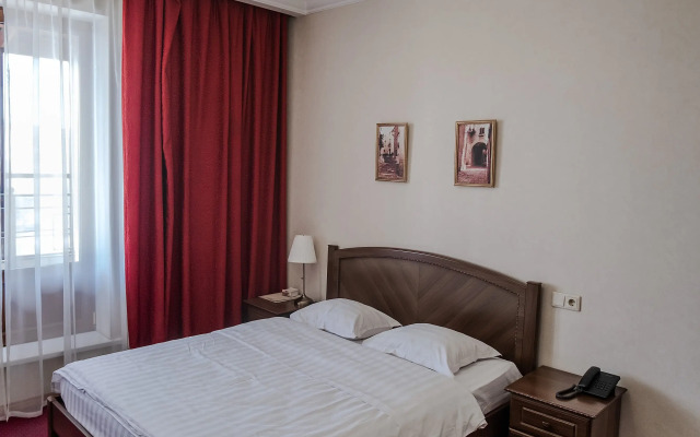 Gostinyij Dvor Hotel
