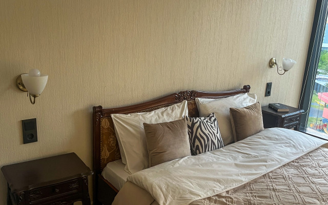 V Stile Neoklassitsizm Apartments