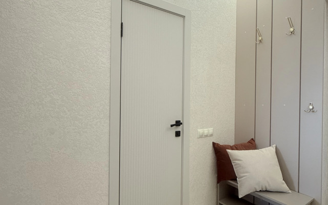 Dizaynerskaya S Vidom Na Reku Flat
