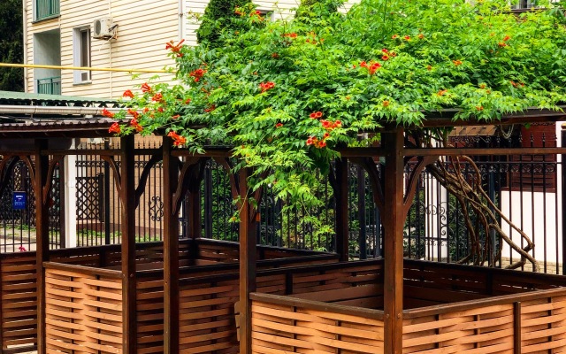 Roza Vetrov Guest House