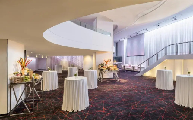 Crowne Plaza Bangkok Lumpini Park by IHG