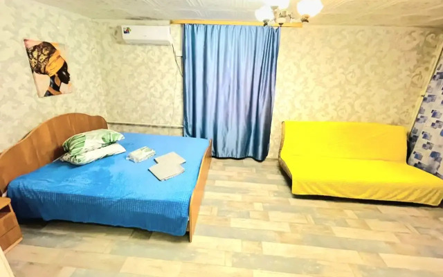 Na Olega Koshevogo 7 Apartments