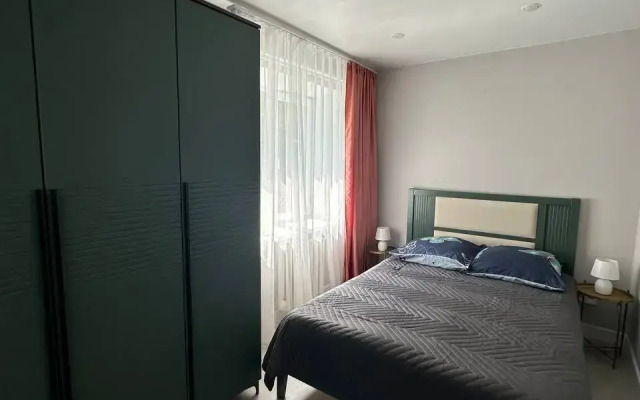 Dvukhkomnatnaya V Tsentre Goroda Flat