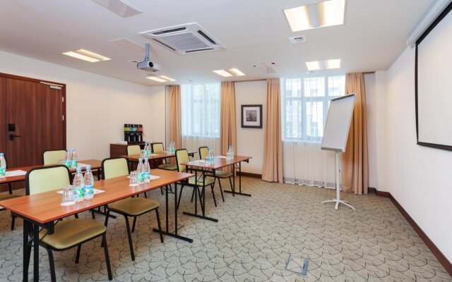 Hampton by Hilton Samara