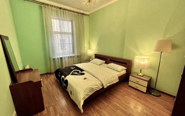 Апартаменты Трехкомнатные на Большой Морской 21