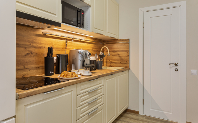 FullHouseApart dizaynerskie trekhmestnye apartamenty na vokzal'noy ploshchadi Apartments