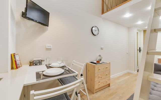 Апартаменты Лебедев Лофт на Невском 158 (1)