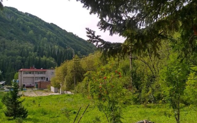 Izumrudnyij Sanatorium