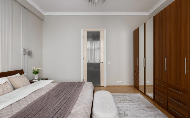 Квартира Видовая Трехкомнатная с Эркерным Балконом