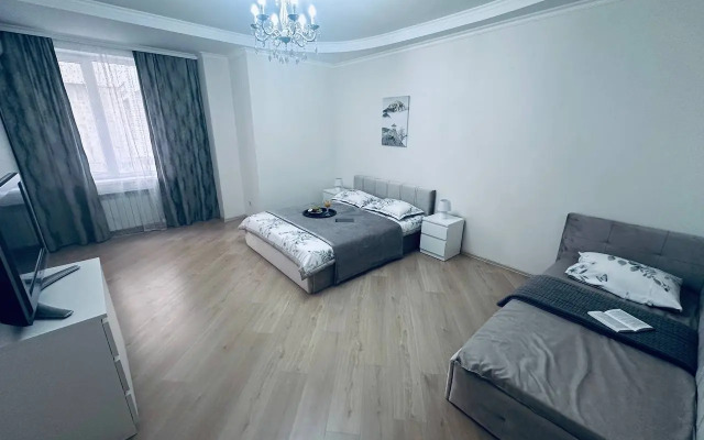 Lyuks Na Bolshoj Sadovoj Ulice Flat