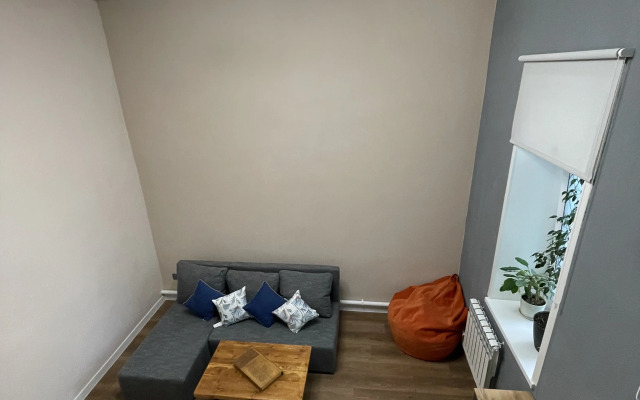 Квартира Двухкомнатная на площади Революции