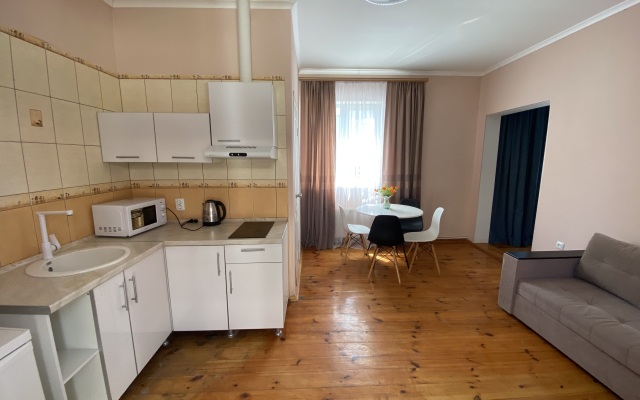 Taraktash Guest house