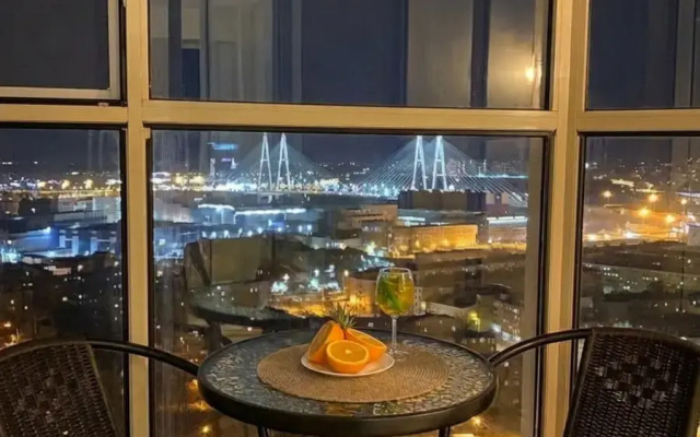 Квартира на Вантовый Мост и Неву