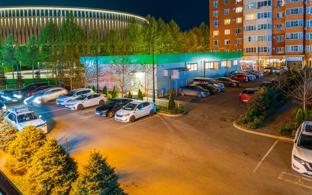 Yevro 3kh Komnatnye Apartamenty S Vidom Na Park Galitskogo Apartments
