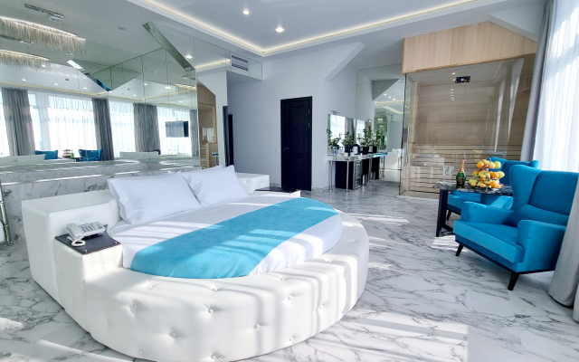 Kristall Hotel