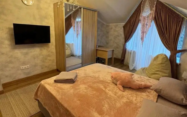 S Basseynom I Baney Private House