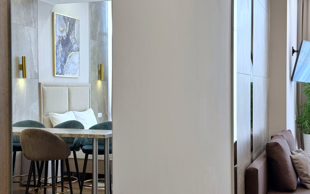 Mirror Ot Progosti Apartment