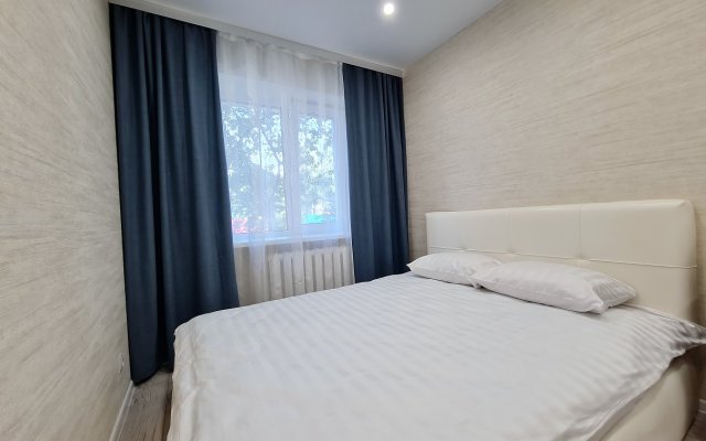 Na Romanova 4 Apartments