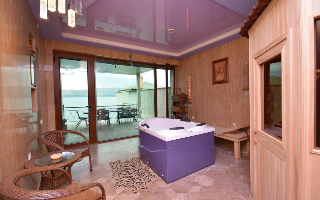 Blue Panorama Sevan Hotel