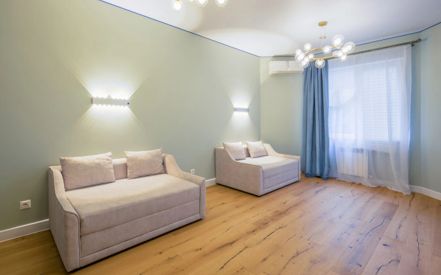 Квартира MyHomeYourHome на Невской 19