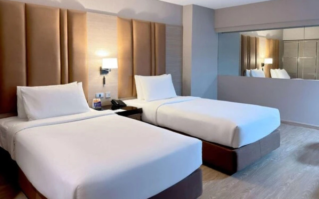 Ramada by Wyndham Bangkok Sukhumvit 11