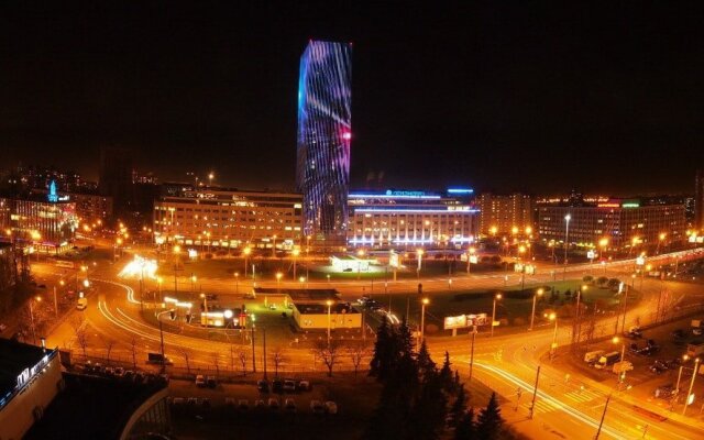 Апартаменты SAMOцвет на Пл Конституции 1/2