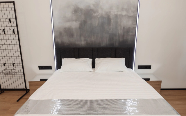 Апартаменты Зеркальный индастриал-лофт в центре Казани у набережной Кабана